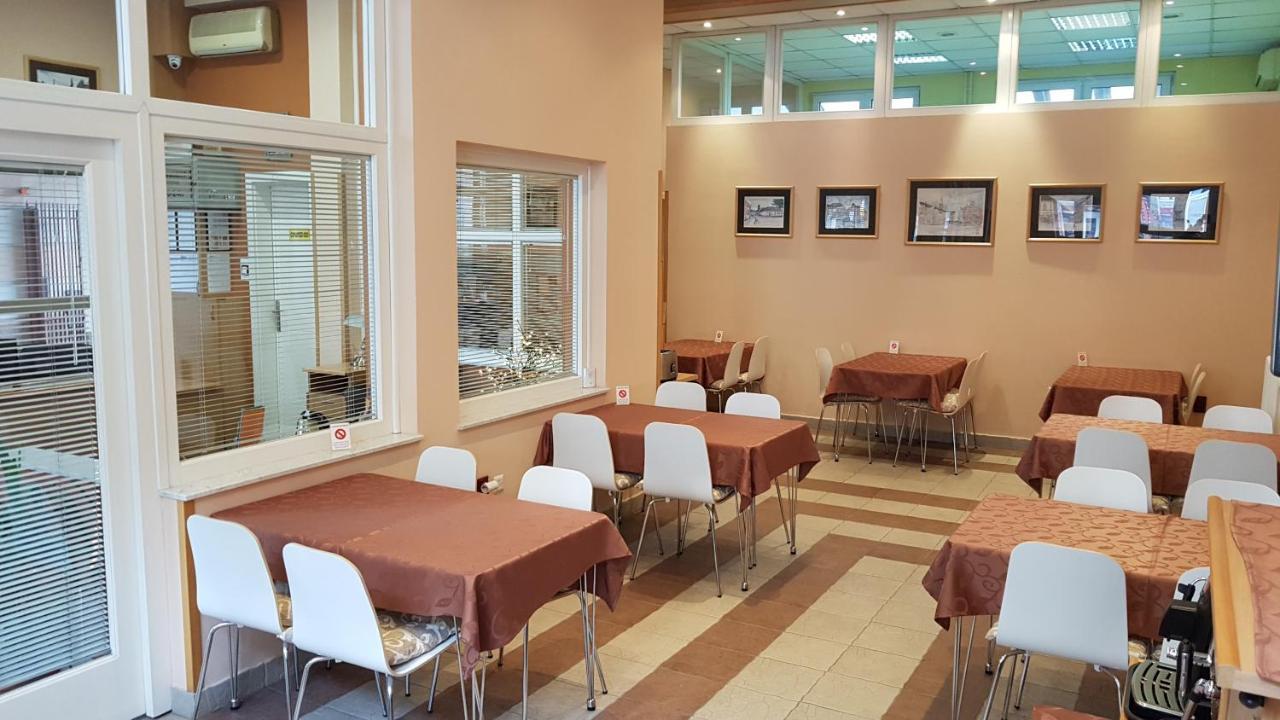 Voyager Bed & Breakfast Újvidék Kültér fotó